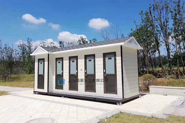 廁所的細(xì)部設(shè)計(jì)，扶手與廁所卷紙！